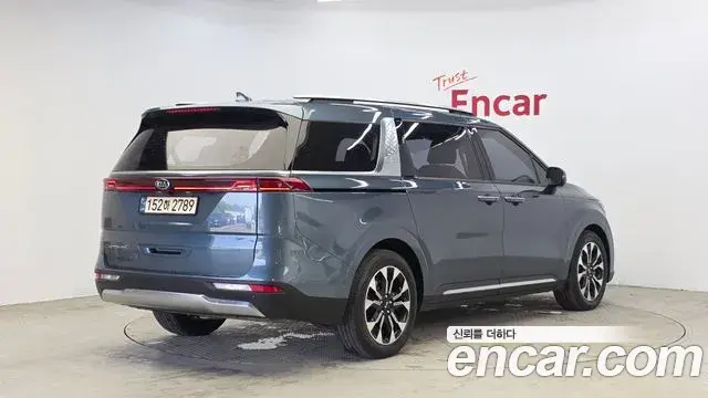 Kia Carnival 2021 — Şəkil 25/30