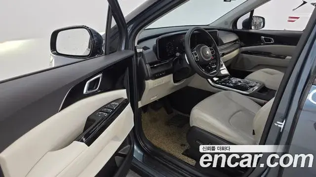 Kia Carnival 2021 — Şəkil 27/30