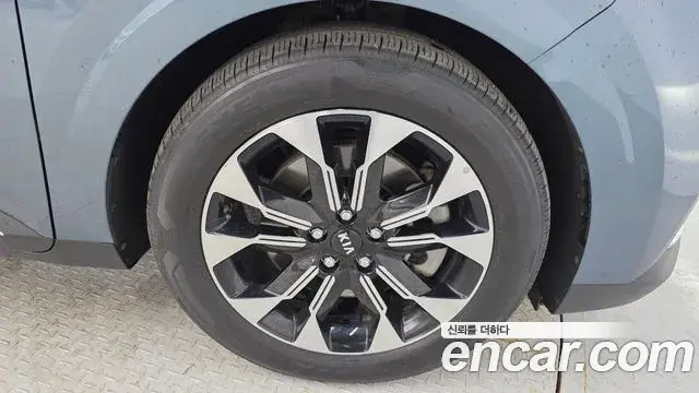 Kia Carnival 2021 — Şəkil 24/30
