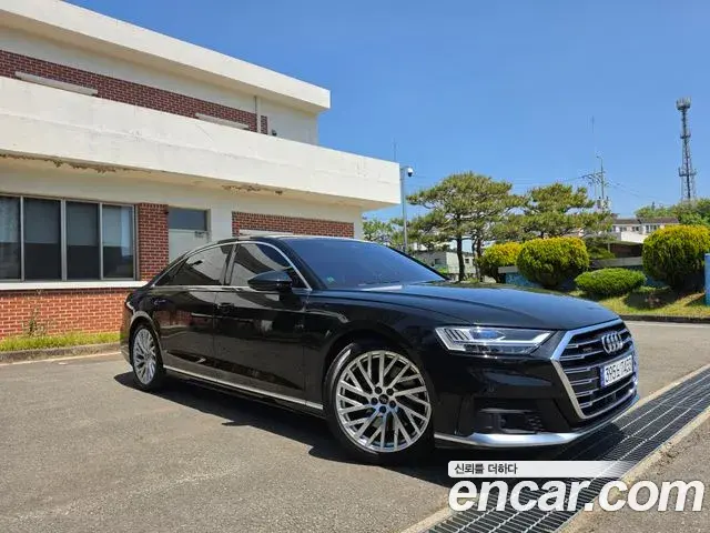 Audi A8 2021 — ფოტო 4/20