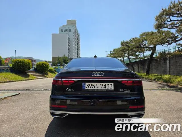 Audi A8 2021 — ფოტო 19/20