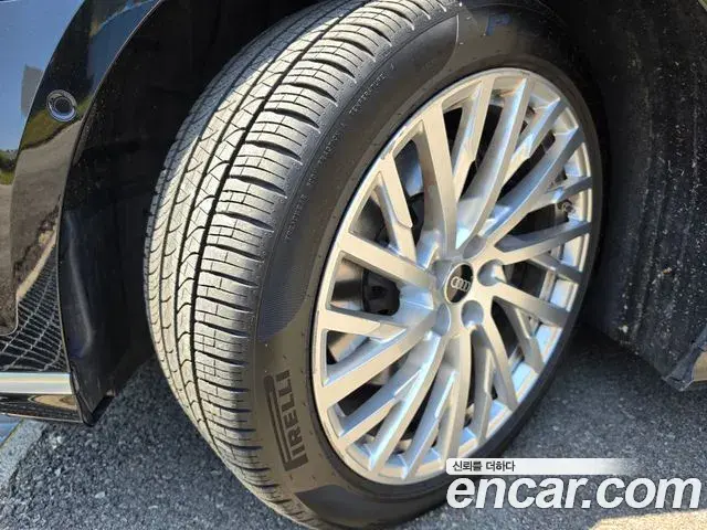 Audi A8 2021 — ფოტო 9/20