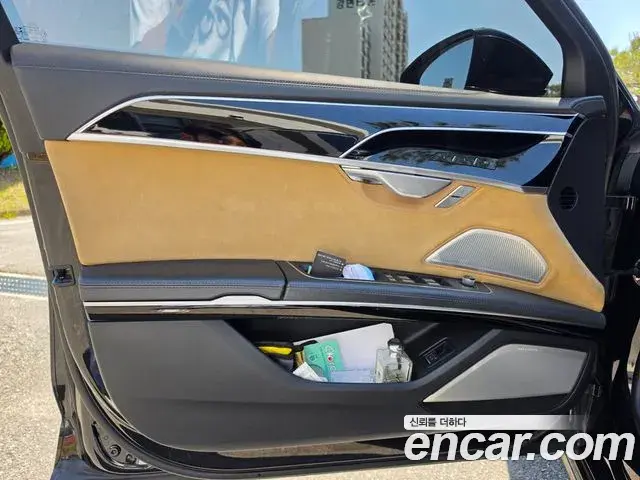 Audi A8 2021 — ფოტო 10/20