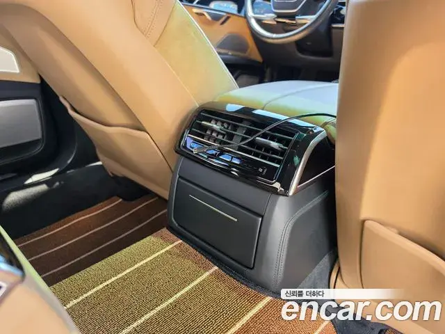 Audi A8 2021 — ფოტო 2/20
