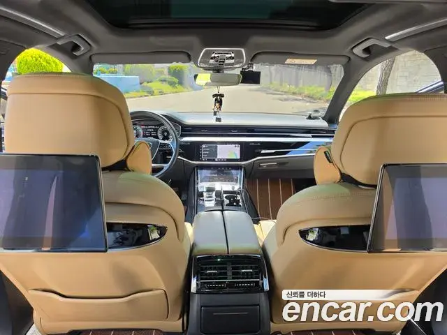 Audi A8 2021 — ფოტო 8/20