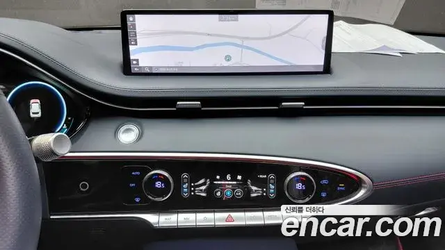 Genesis GV70 2023 — Photo 8/32