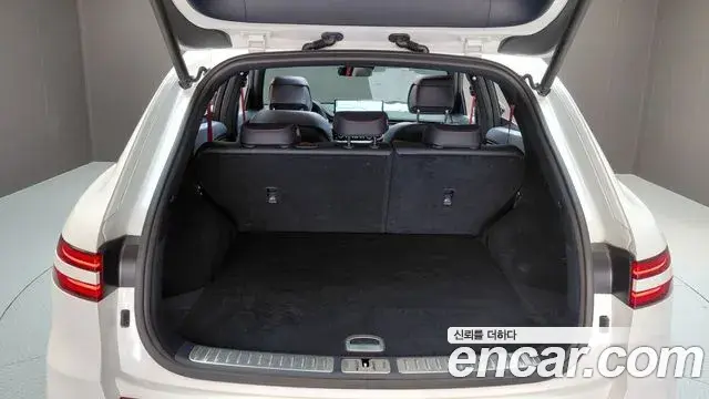 Genesis GV70 2023 — Photo 17/32