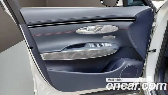 Genesis GV70 2023 — Photo 22/32