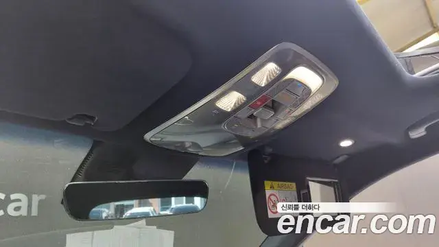 Genesis GV70 2023 — Photo 20/32