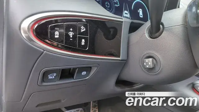 Genesis GV70 2023 — Photo 18/32
