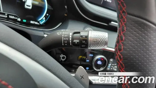 Genesis GV70 2023 — Photo 29/32