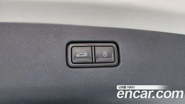 Genesis GV70 2023 — Photo 23/32
