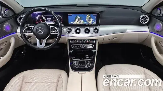 Mercedes-Benz E-Class 2018 — ფოტო 16/20