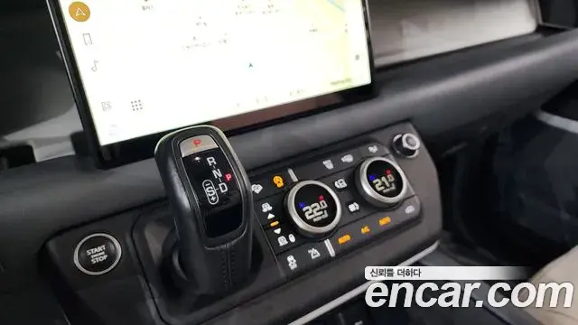 Land Rover Defender 2022 — ფოტო 30/41