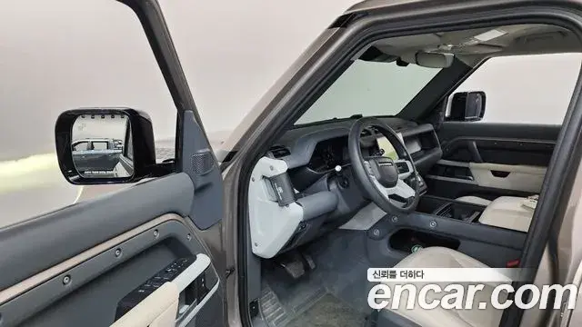 Land Rover Defender 2022 — ფოტო 27/41
