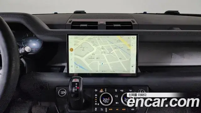 Land Rover Defender 2022 — ფოტო 22/41