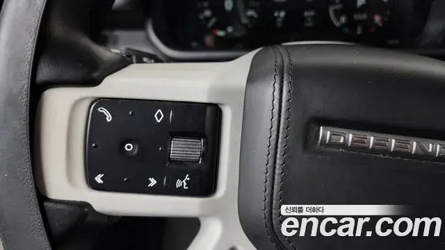 Land Rover Defender 2022 — ფოტო 20/41