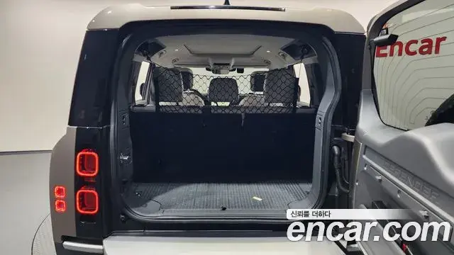 Land Rover Defender 2022 — ფოტო 38/41
