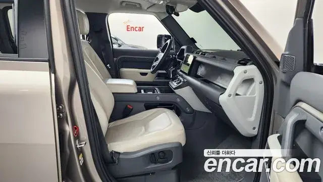 Land Rover Defender 2022 — ფოტო 25/41