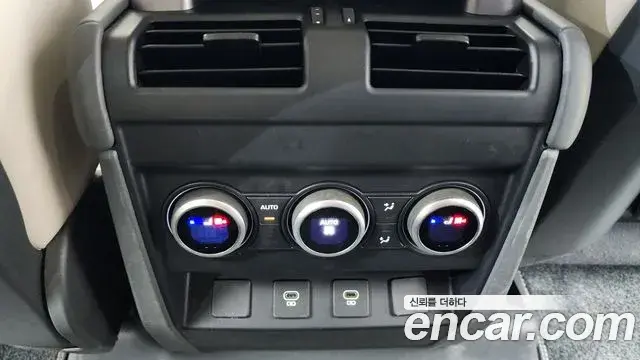 Land Rover Defender 2022 — ფოტო 7/41