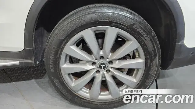Mercedes-Benz GLC-Class 2018 — Şəkil 30/36