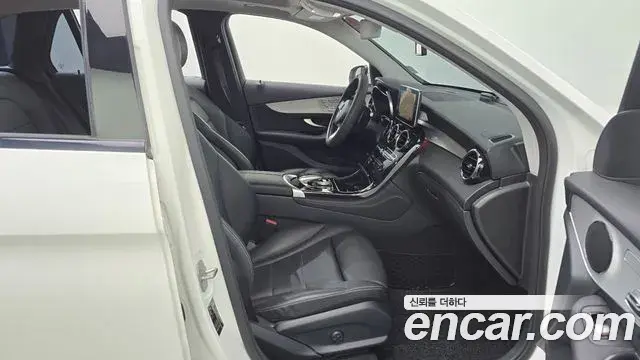 Mercedes-Benz GLC-Class 2018 — Şəkil 31/36