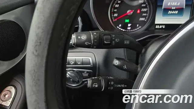 Mercedes-Benz GLC-Class 2018 — Şəkil 32/36
