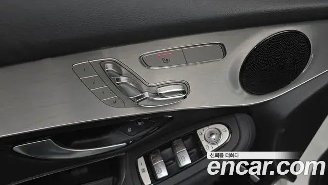 Mercedes-Benz GLC-Class 2018 — Şəkil 28/36