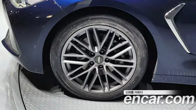 Genesis G70 2018 — Photo 8/20