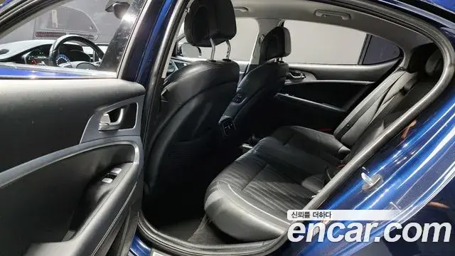 Genesis G70 2018 — Photo 10/20