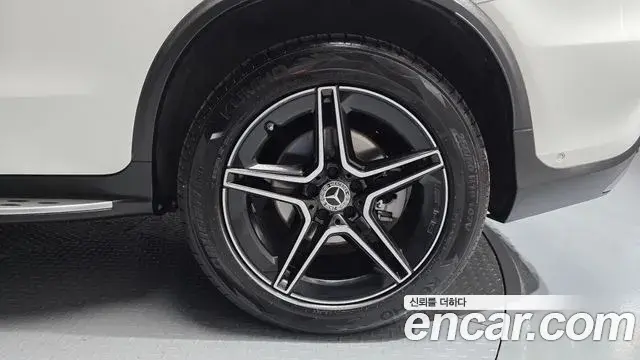 Mercedes-Benz GLC-Class 2021 — Şəkil 31/32