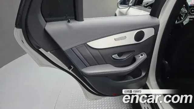 Mercedes-Benz GLC-Class 2021 — Şəkil 24/32