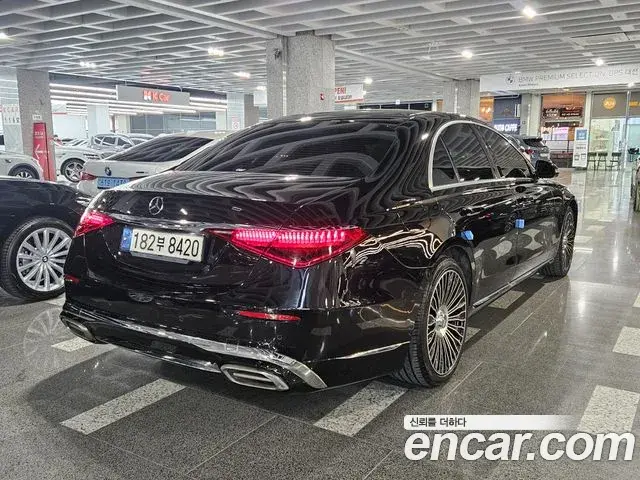 Mercedes-Benz S-Class 2022 — ფოტო 14/20