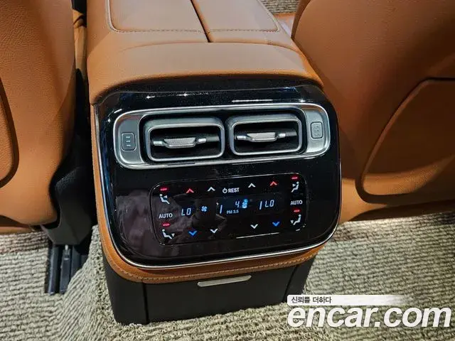 Mercedes-Benz S-Class 2022 — ფოტო 13/20