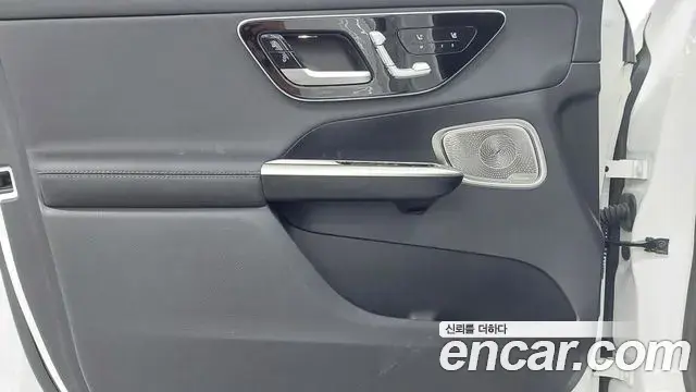 Mercedes-Benz GLC-Class 2024 — ფოტო 8/20