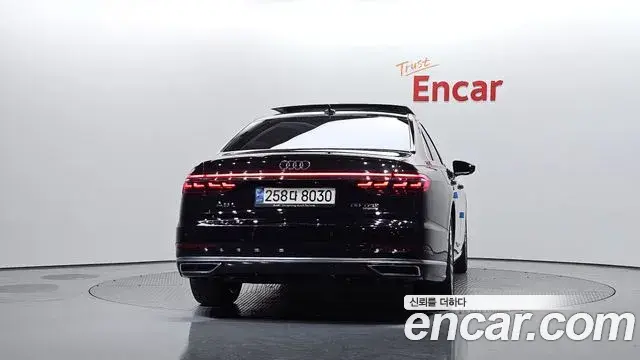 Audi A8 2021 — ფოტო 16/36