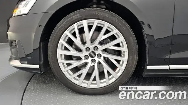 Audi A8 2021 — ფოტო 7/36