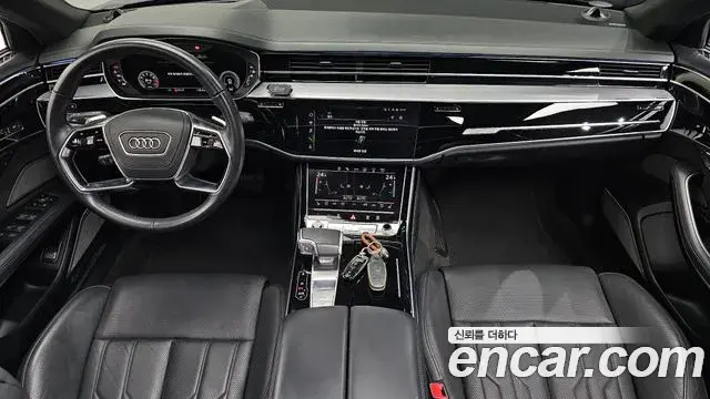 Audi A8 2021 — ფოტო 33/36