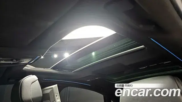 Audi A8 2021 — ფოტო 19/36