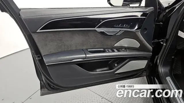 Audi A8 2021 — ფოტო 8/36