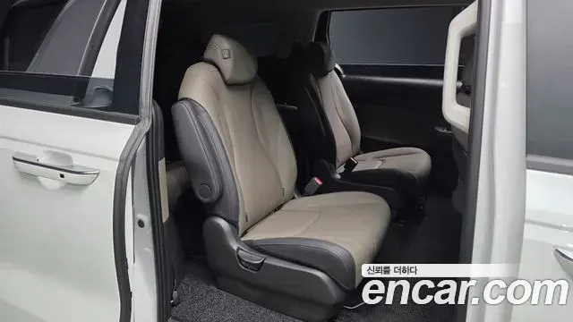 Kia Carnival 2025 — Фото 12/20