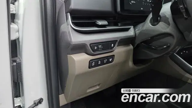 Kia Carnival 2025 — Фото 18/20