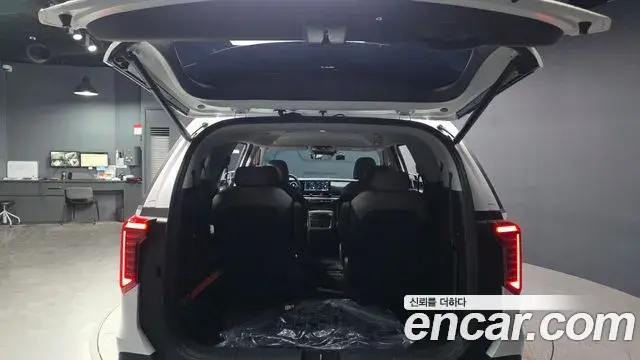 Kia Carnival 2025 — Фото 20/20