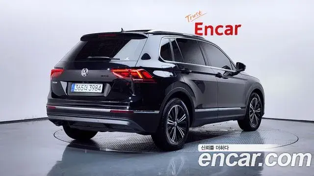 Volkswagen Tiguan 2019 — ფოტო 2/34