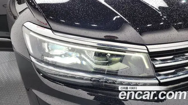 Volkswagen Tiguan 2019 — ფოტო 19/34
