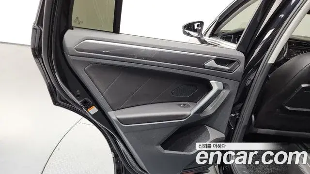 Volkswagen Tiguan 2019 — ფოტო 4/34