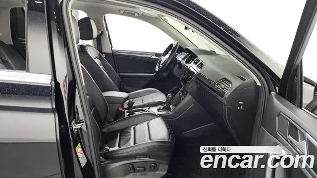 Volkswagen Tiguan 2019 — ფოტო 34/34