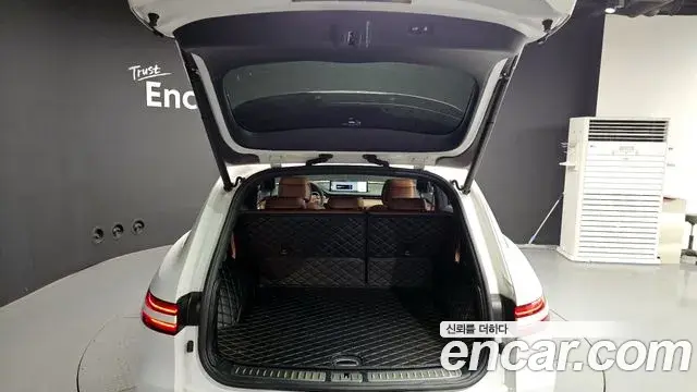 Genesis GV70 2021 — Şəkil 28/38