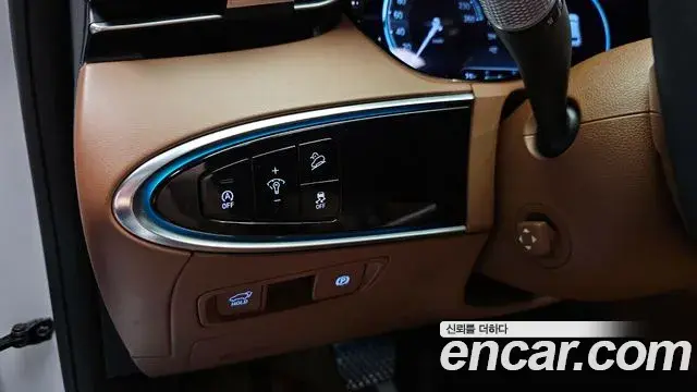 Genesis GV70 2021 — Şəkil 34/38