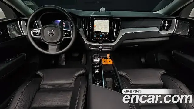 Volvo XC60 2024 — ფოტო 10/33